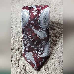 Men's Red & Silver Paisley Necktie - Stacy Adams